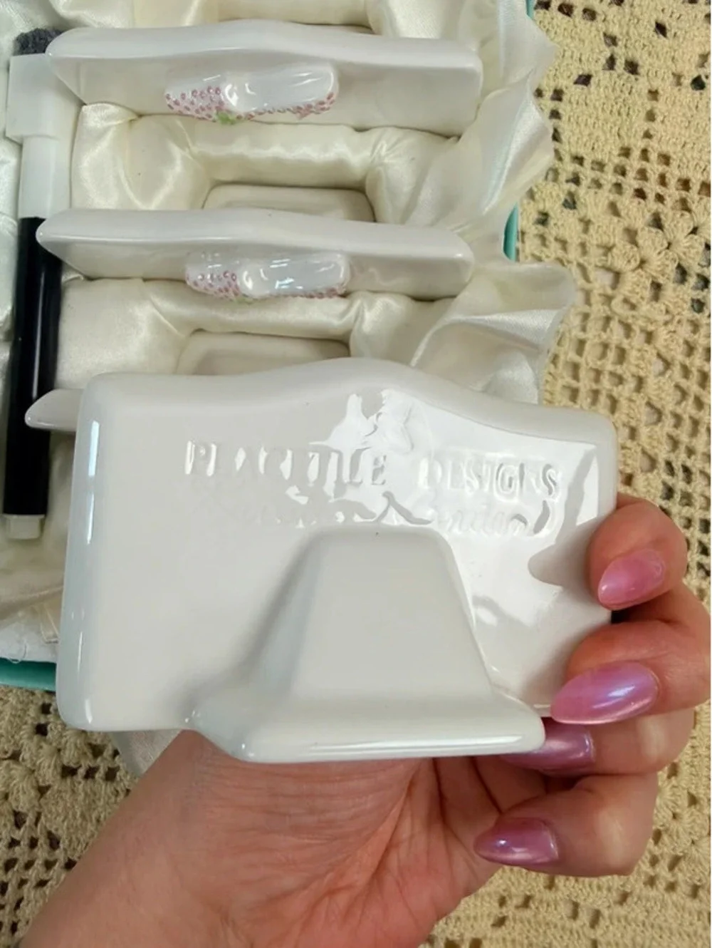 Pochelle Designs Ceramic High Heel Shoe Place Card Holders Set of 6 Boxed